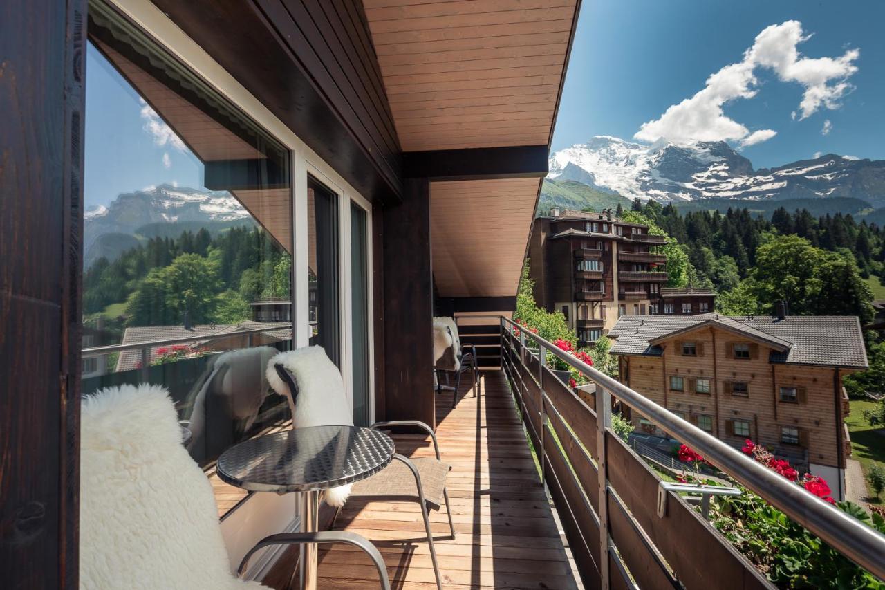 Alpenkraeuter Hotel Baeren Wengen Exterior photo