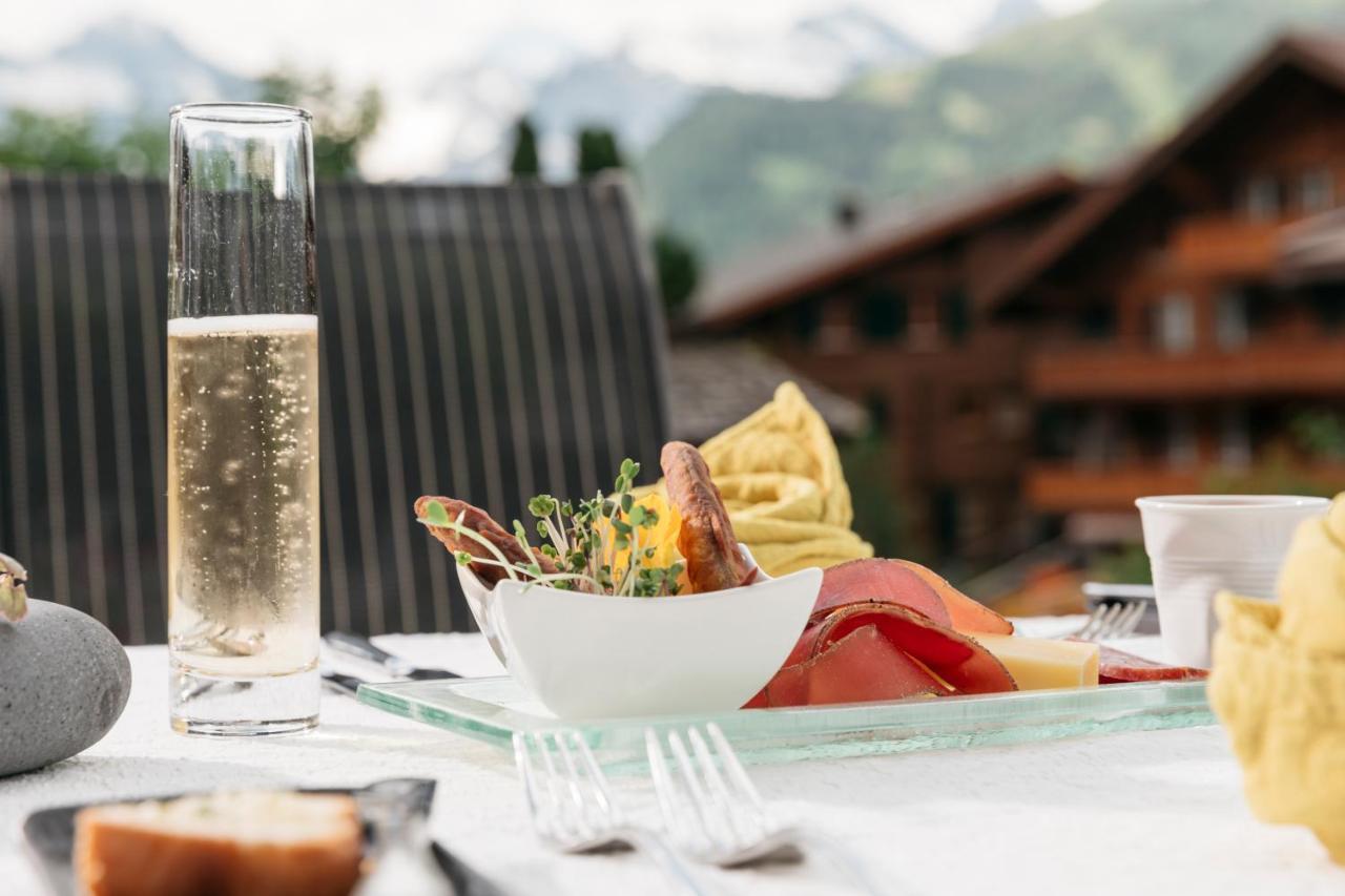Alpenkraeuter Hotel Baeren Wengen Exterior photo