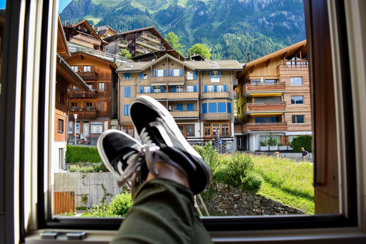 Alpenkraeuter Hotel Baeren Wengen Exterior photo